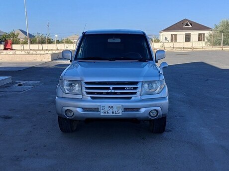 Mitsubishi Pajero io 2000