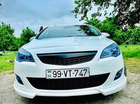 Opel Astra 2011