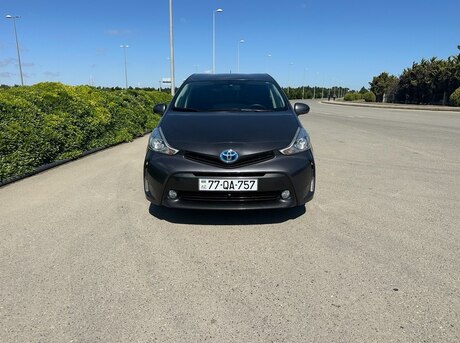 Toyota Prius V 2016