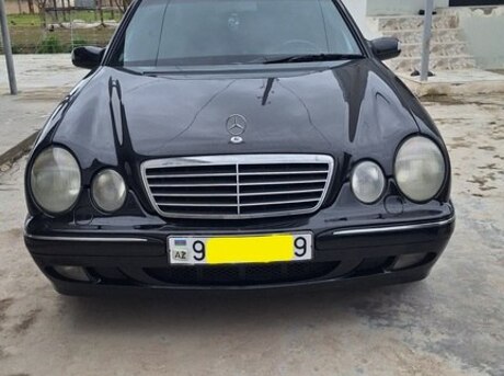Mercedes E 240
