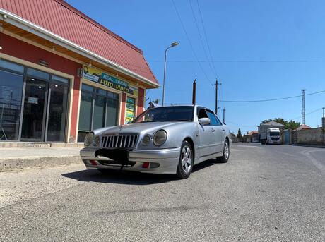 Mercedes E 270 2000
