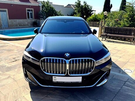BMW 740 2019