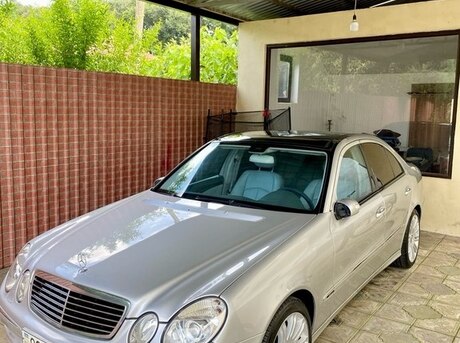 Mercedes E 240