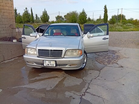 Mercedes C 220