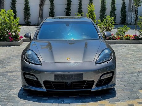 Porsche Panamera GTS