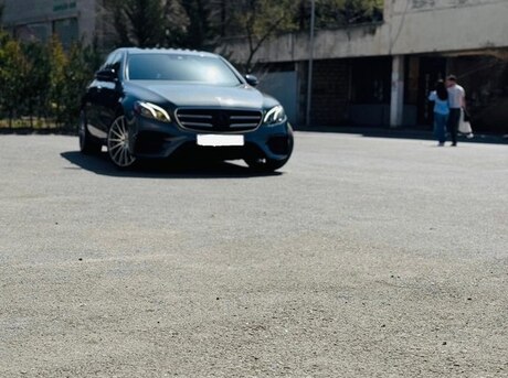 Mercedes E 300