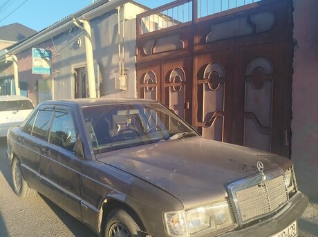 Mercedes 190 1990