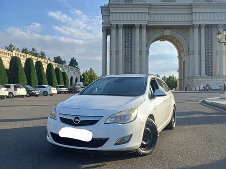 Opel Astra 2012
