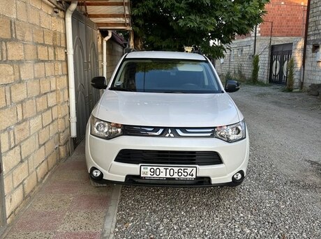 Mitsubishi Outlander 2015