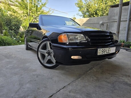 Mercedes C 230