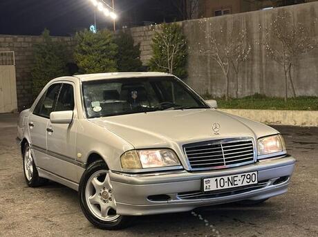 Mercedes C 240
