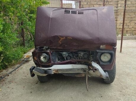 LADA (VAZ) Niva 2010