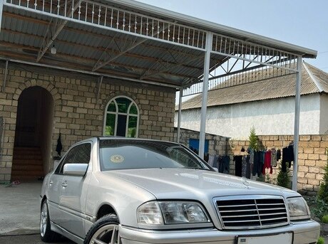 Mercedes C 230