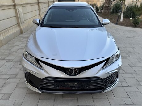 Toyota Camry 2021
