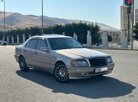 Mercedes C 230