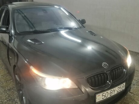 BMW M5 2004