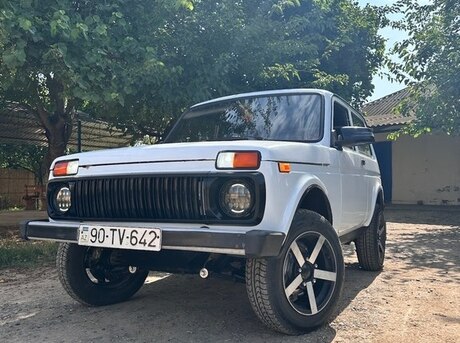 LADA (VAZ) Niva 2010