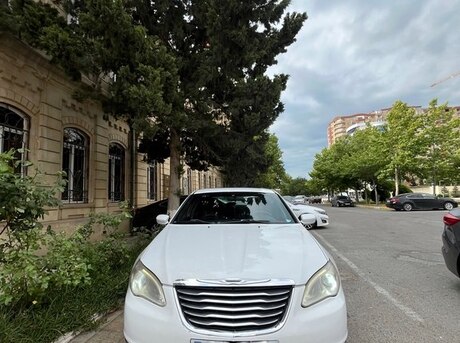 Chrysler 200