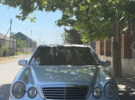 Mercedes E 240 2001