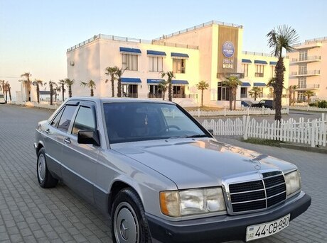 Mercedes 190 1990