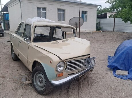 LADA (VAZ) 21011 1982