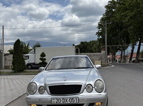 Mercedes E 200 2001