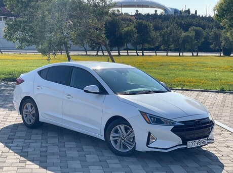 Hyundai Elantra 2019