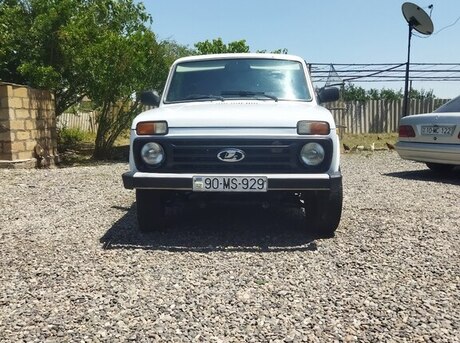 LADA (VAZ) Niva 2011