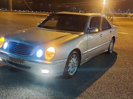 Mercedes E 270 2000
