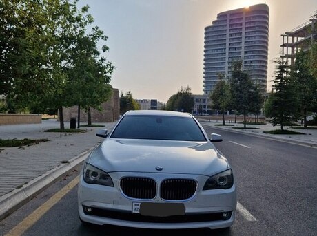 BMW 730 2010