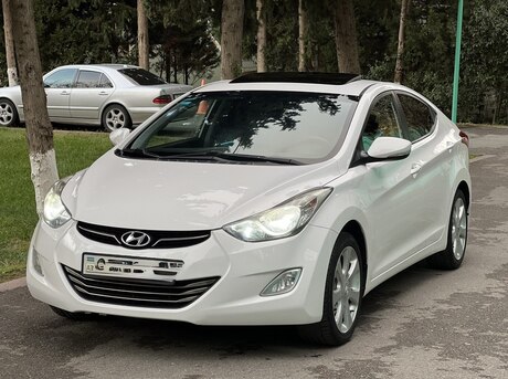 Hyundai Elantra 2012