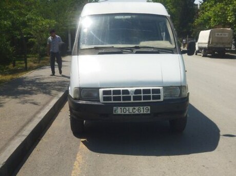 GAZ 2705 2002