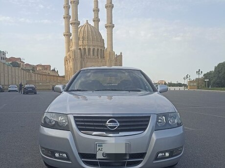 Nissan Sunny 2010