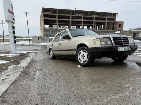 Mercedes E 320 1990