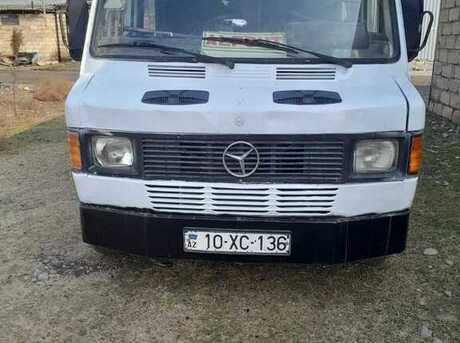 Mercedes 208 D 1989