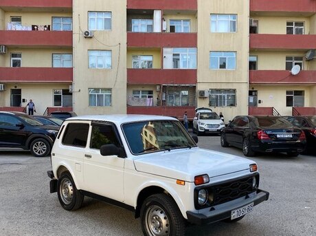 LADA (VAZ) Niva 2001
