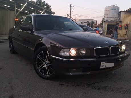 BMW 735 1996
