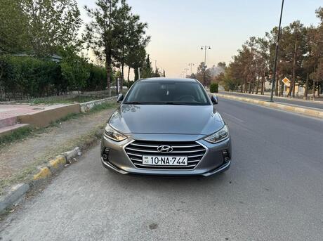 Hyundai Avante 2016