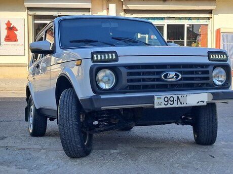 LADA (VAZ) Niva 2010