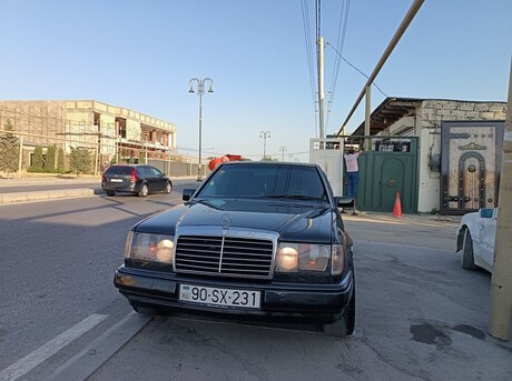 Mercedes E 220