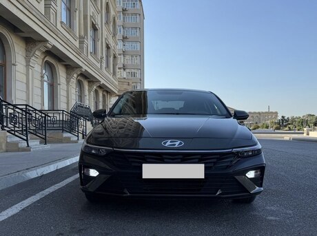 Hyundai Elantra 2024