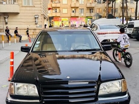 Mercedes C 230