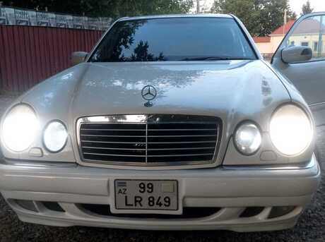Mercedes E 240 1999