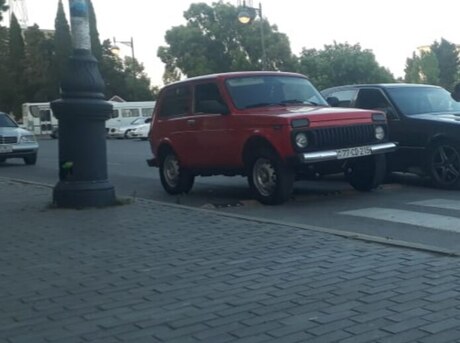 LADA (VAZ) Niva 1985