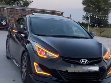 Hyundai Elantra 2012