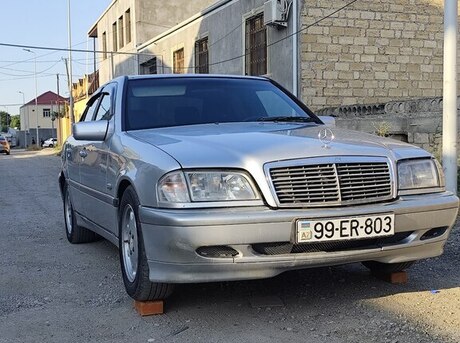 Mercedes C 180