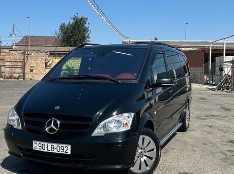Mercedes Viano 2010