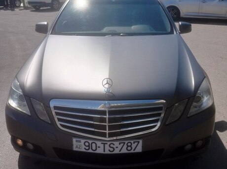 Mercedes  2010
