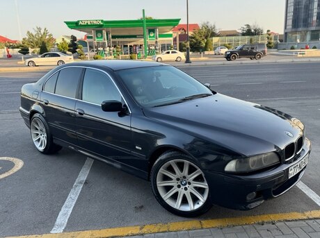 BMW 523
