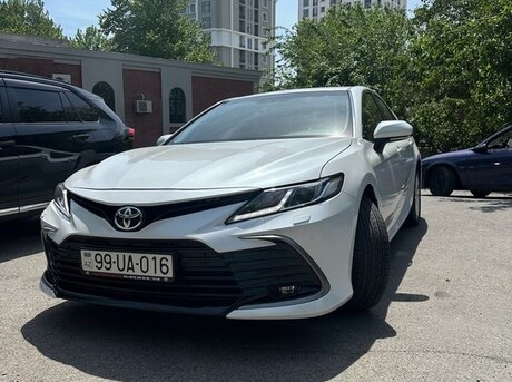 Toyota Camry 2021
